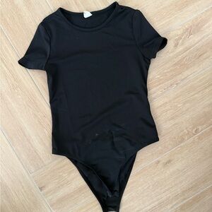 SHEIN Black Short-Sleeve Kids One-Piece Bodysuit